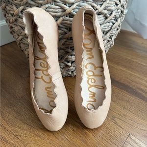 Sam Edelman Scalloped Flats size 8